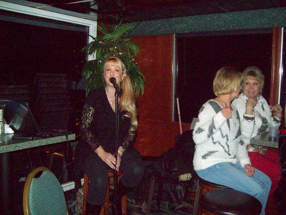 Jackie Newton singing